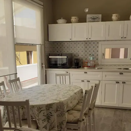 Momhouse - - Appartement