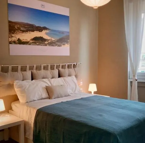 Momhouse - - * Cagliari